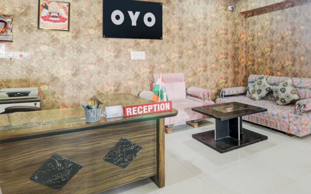 Hotel O Yash Raj Palace