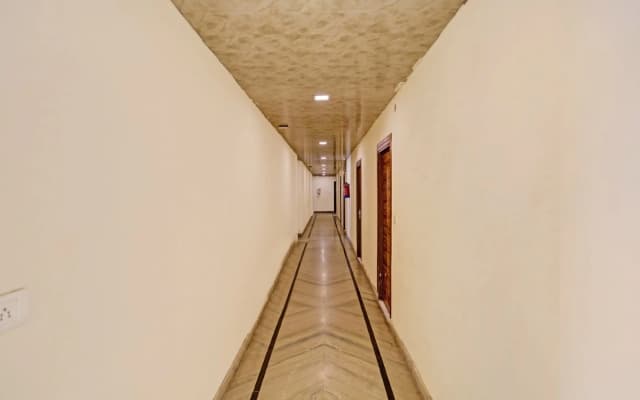 Hotel O OM VILLA RESIDENCY Near Lotus Temple