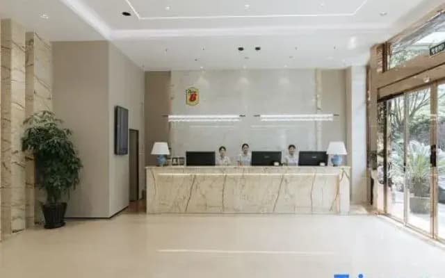 Super 8 Hotel Wenzhou Tangjiaqiao Road Branch