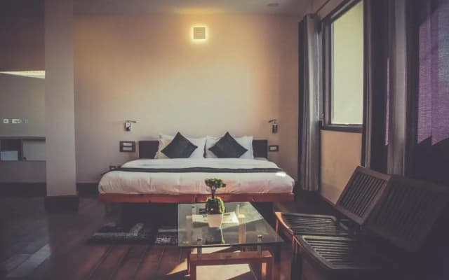 M Hotel & Restaurant