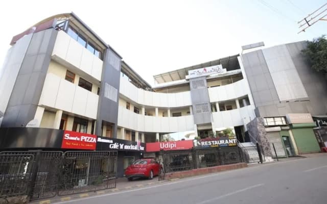 Hotel maharaja international