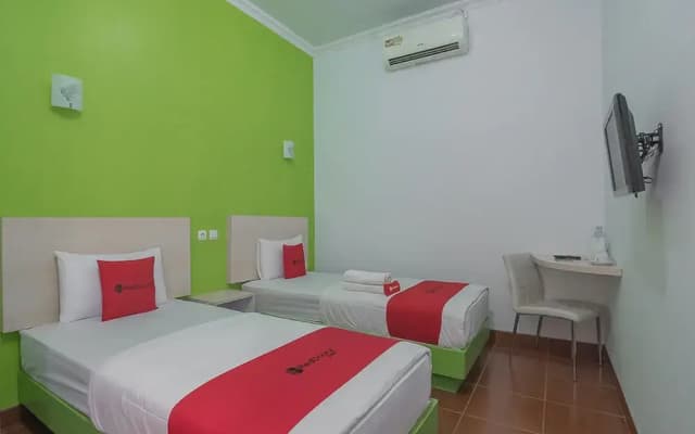 Wisma Atensi by RedDoorz