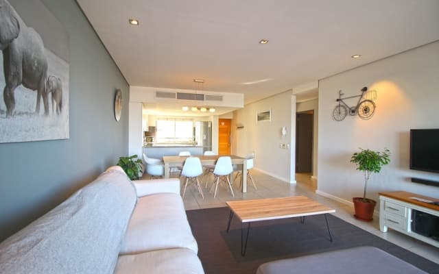 Harbour Edge 302