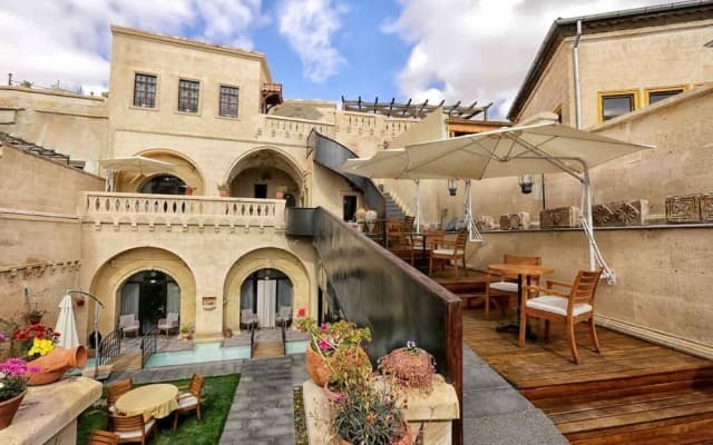 Sunak Cave Hotel