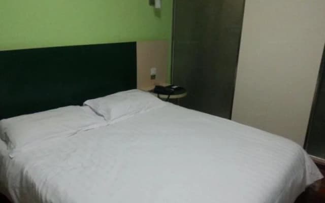 Motel 168 (Changsha Railway Station Metro Station)