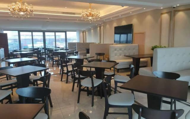 Vienna Hotel (Bozhou Kangmei Chinese Medicine City Store)