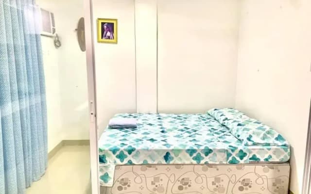 Cozy Central - Near arca south signal taguig