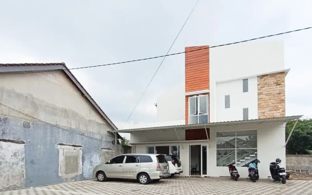 Happy Family Homestay Jember Mitra RedDoorz