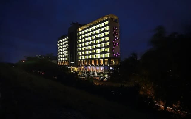 Fortune Select SG Highway, Ahmedabad - Member ITC Hotels' Group