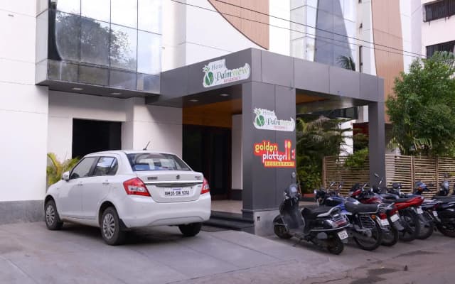 Hotel Palm View Residency