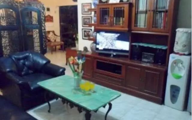 Raras Family House