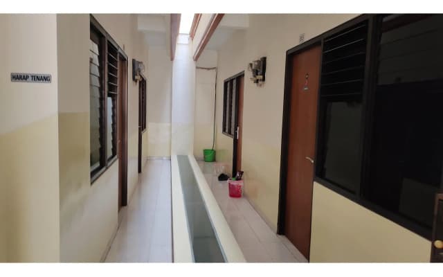 Hotel O C16 Siwalankerto Syariah