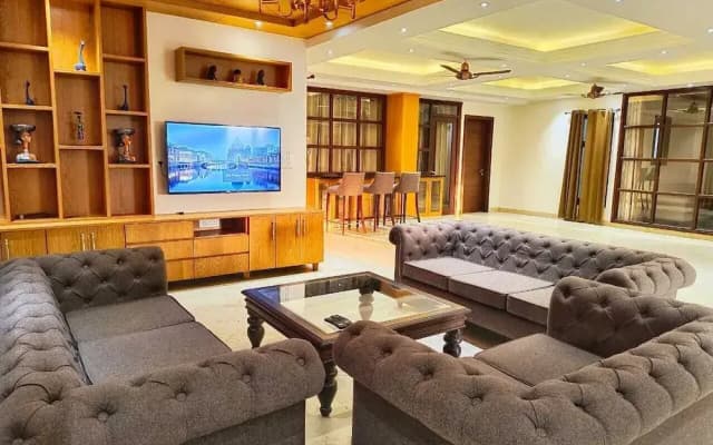The Crown A Pinnacle of Luxury