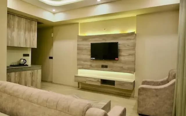 Villa Vistosa Gomti Nagar