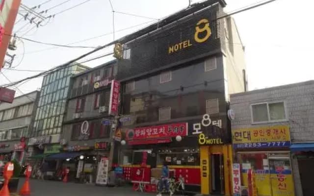 8MOTEL