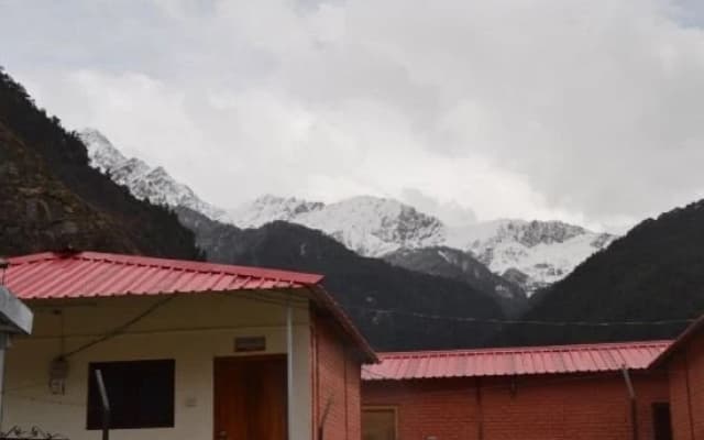 Yamunotri Cottages