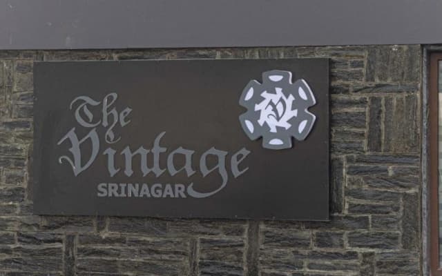 The Vintage Srinagar At Dal Lake