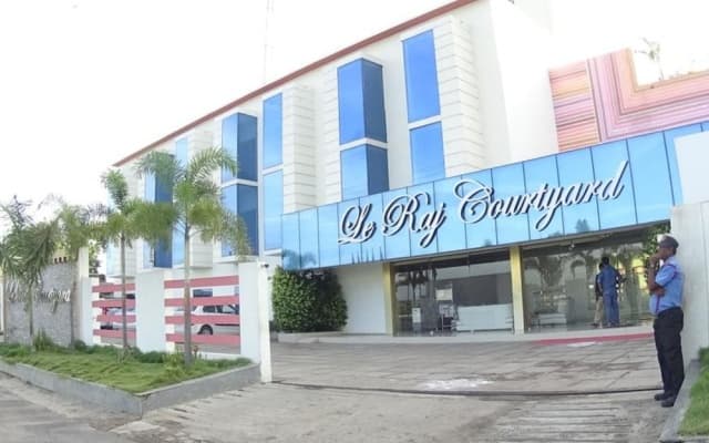 Le Raj Courtyard