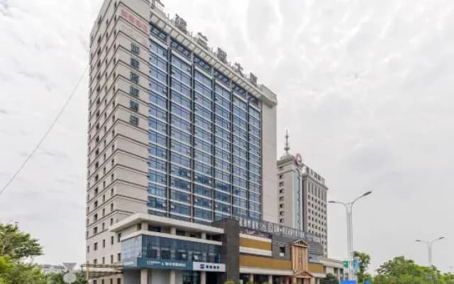 Homeinn Selected Hotel (Guangde Aimin Road Government District)