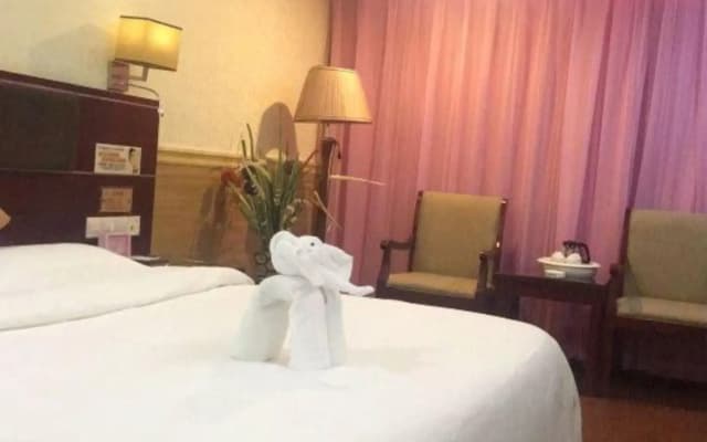Honghuo Business Hotel