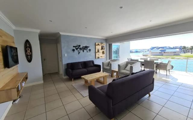 33 Kingston Place, Marina Martinique