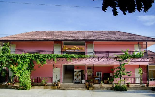 Nam Talay Resort