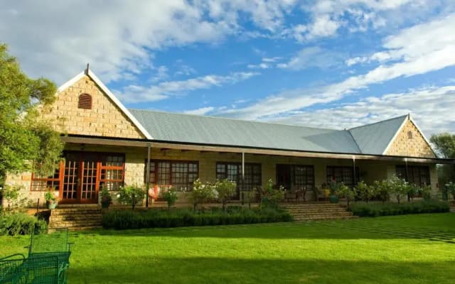 Olive Hill Country Lodge