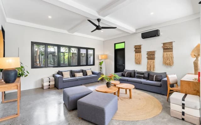 Abu Villa by Betterplace