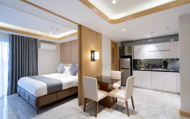 One Euphoria Luxe Hotel