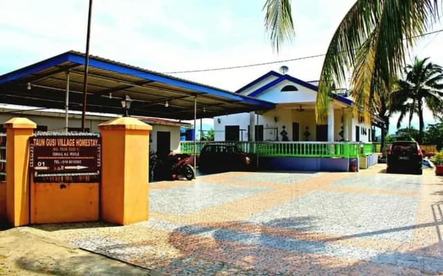 Taun Gusi Village Homestay
