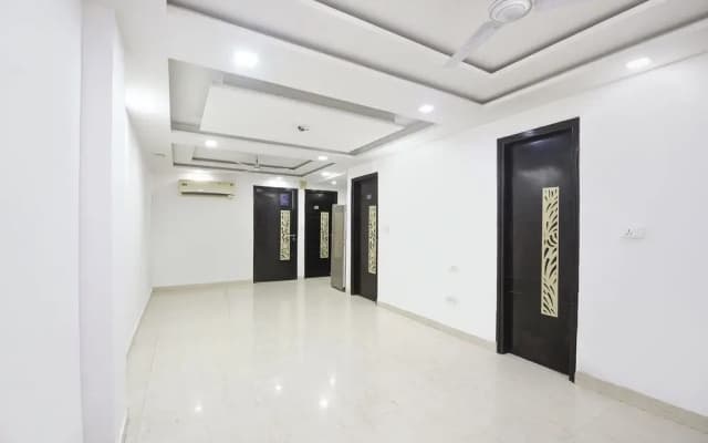 FabHotel Celebration Home New Delhi