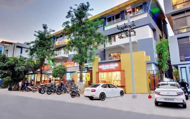 Twin Tulips Hotel