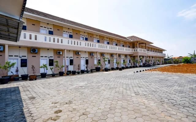 SPOT ON 2027 Putri Guest House Syariah