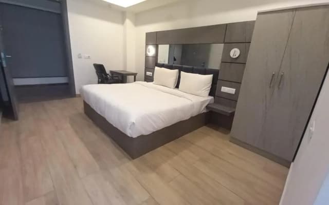 Hotel Royal Saffron By Majesta Stays