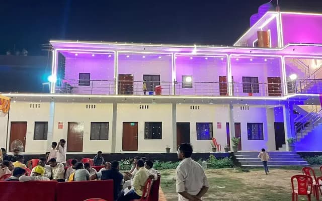 Madhur Kunj Guest House Pick and Drop