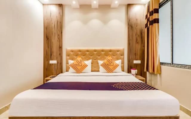 Hotel Shri Ram Kashi by OYO Rooms