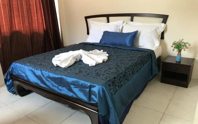 Kata Inn Guesthouse & Restaurant