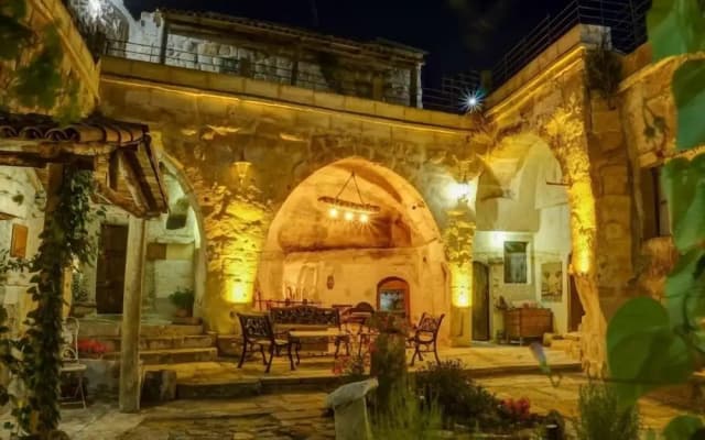 Gibos Cave Hotel