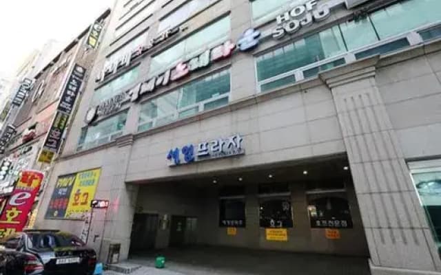 E Hotel