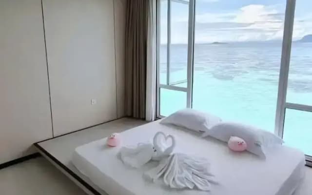 Bubblefish water villa