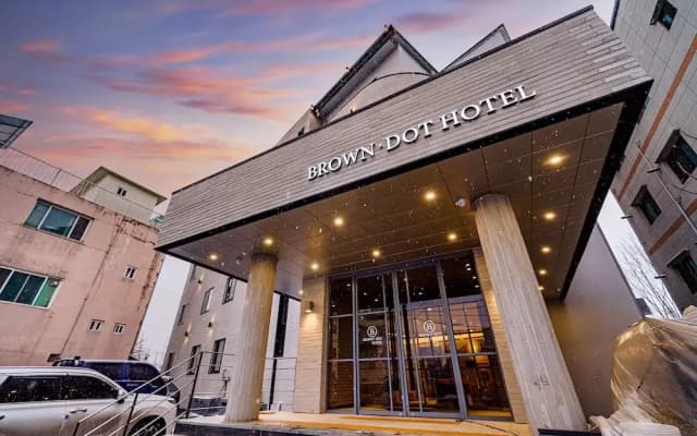 Brown Dot Hotel