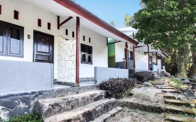 Hotel O Green Forest Homestay NearTaman Wisata Pusuk Sembalun (Tourist Park)