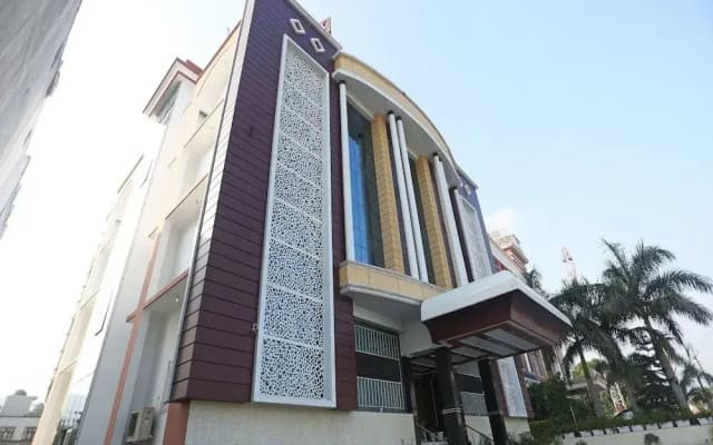 OYO 9537 Hotel Park Grace