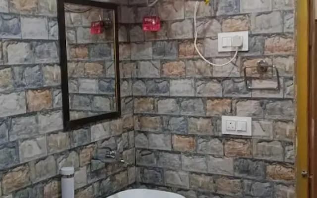 Tirthan Villa Resort