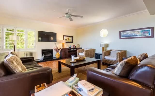 Camps Bay 4bed Home w Pool and Views Alma Marina