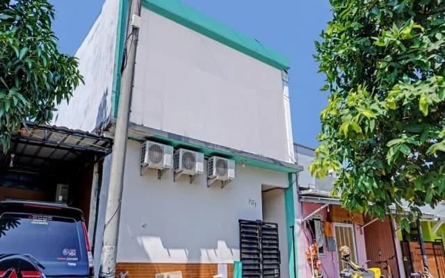 OYO Life 92684 Kost Mutiara Nirwana