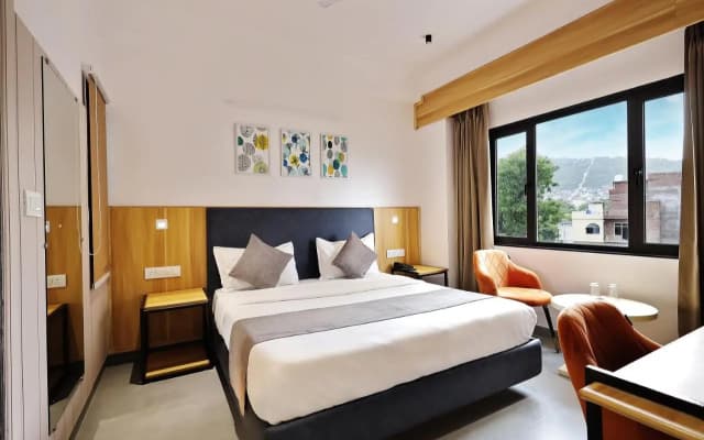 Hotel Sparkle Inn