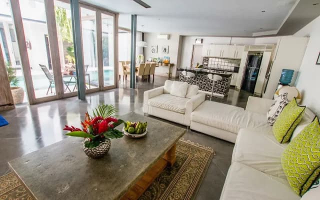 Avrora Villa