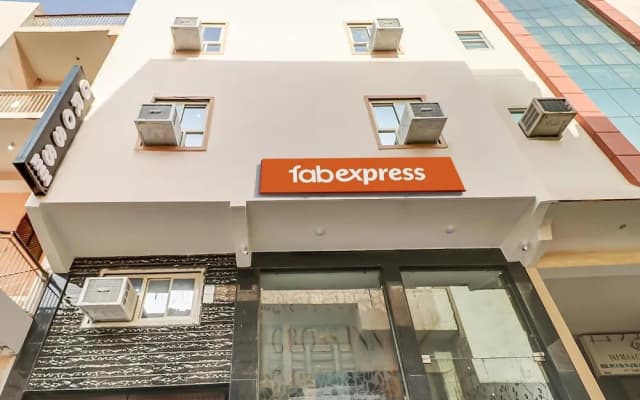 FabHotel Gross inn Suites