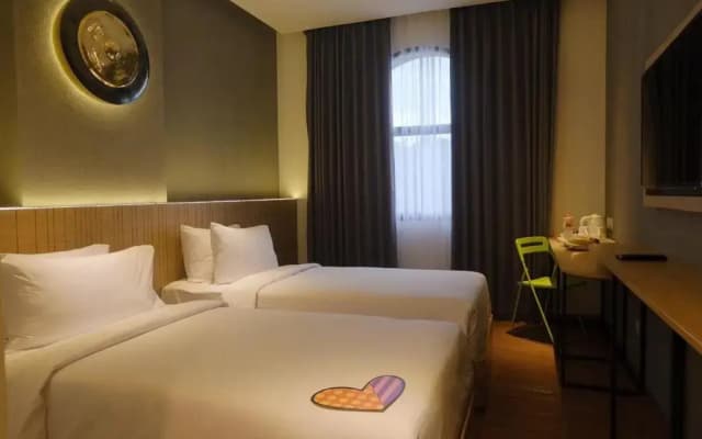 Maxonehotels Loji Kridanggo